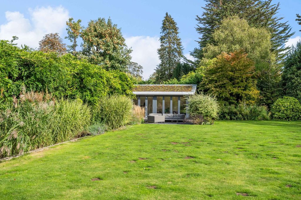 Additional image 79 of 6 bed detached house for saleRoundwood Avenue, Hutton Mount, Brentwood CM13