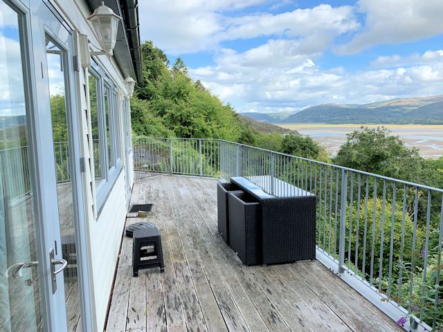 2 bed flat for saleThe Old Stables, Panteidal, Aberdovey LL35 photo 3