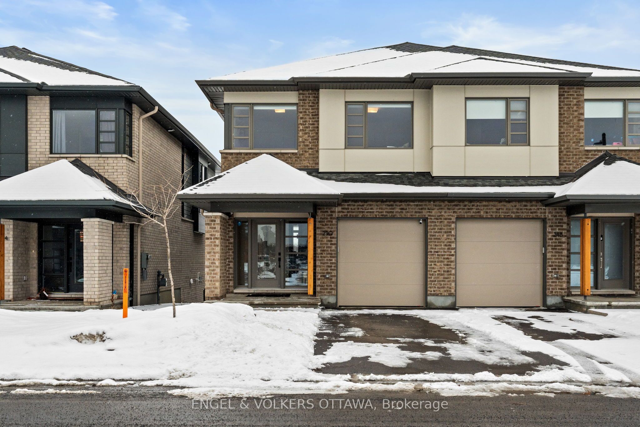 Primary image of 250 Shuttleworth Drive, Ottawa, ON, K1T 0T4