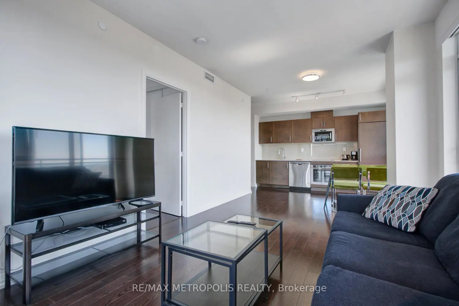 Additional image 4 of 460 Adelaide Street 2015