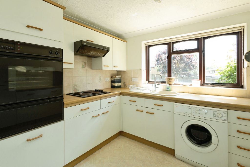 Additional image 3 of 2 bed flat for saleHillborough Close, Bexhill-On-Sea TN39
