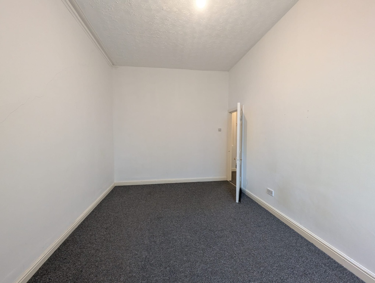 Additional image 4 of 1 Bed Flat, Bury New Road, M7, N1 7GU