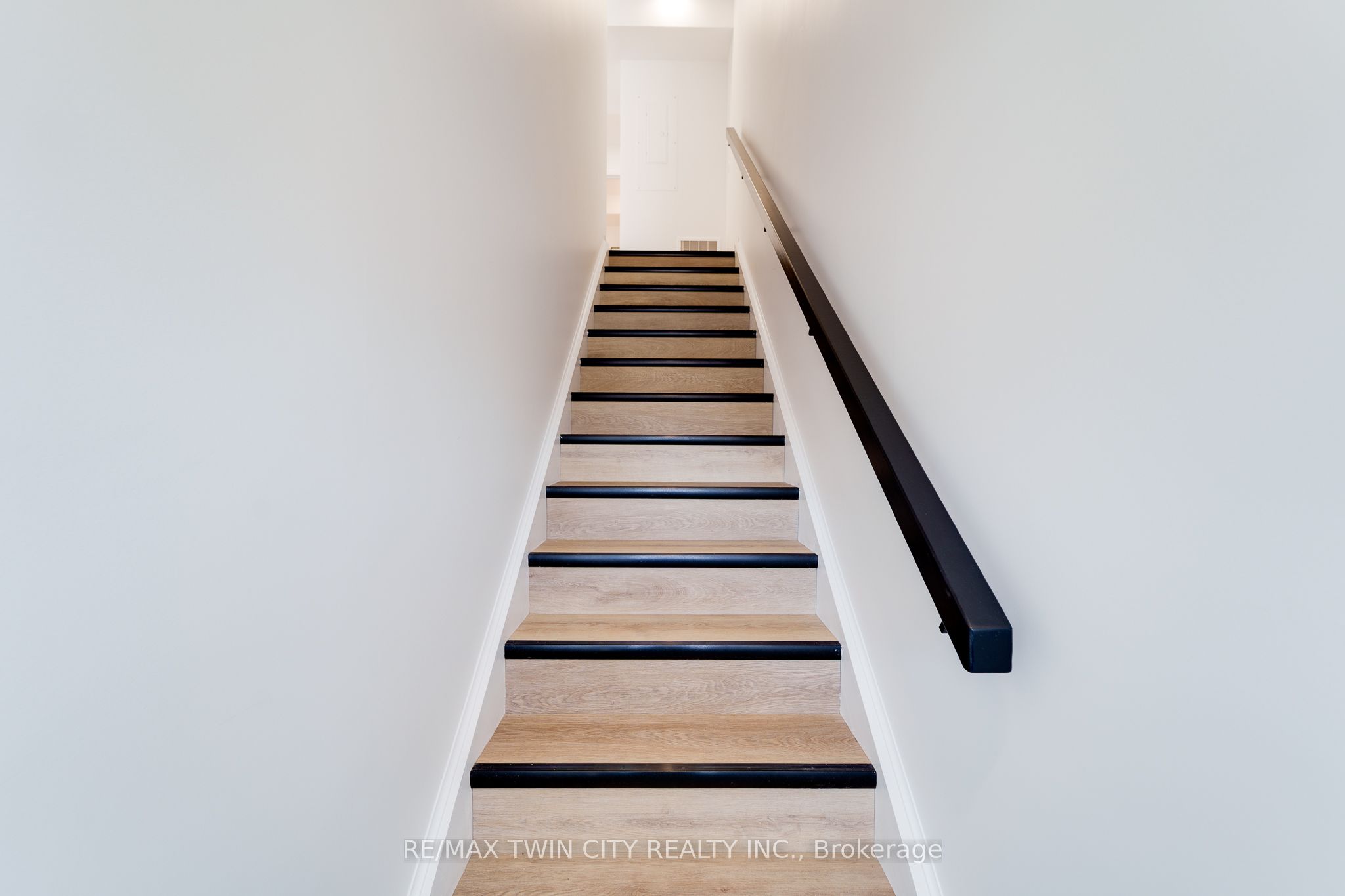 2-825 Stirling Avenue S, Kitchener, ON, N2M 3K4