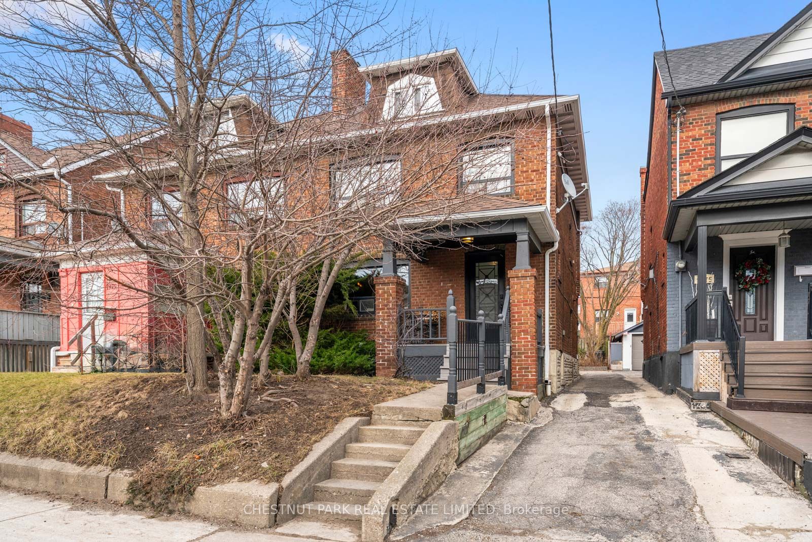 1977 Dufferin Street, Toronto, ON, M6E 3P9