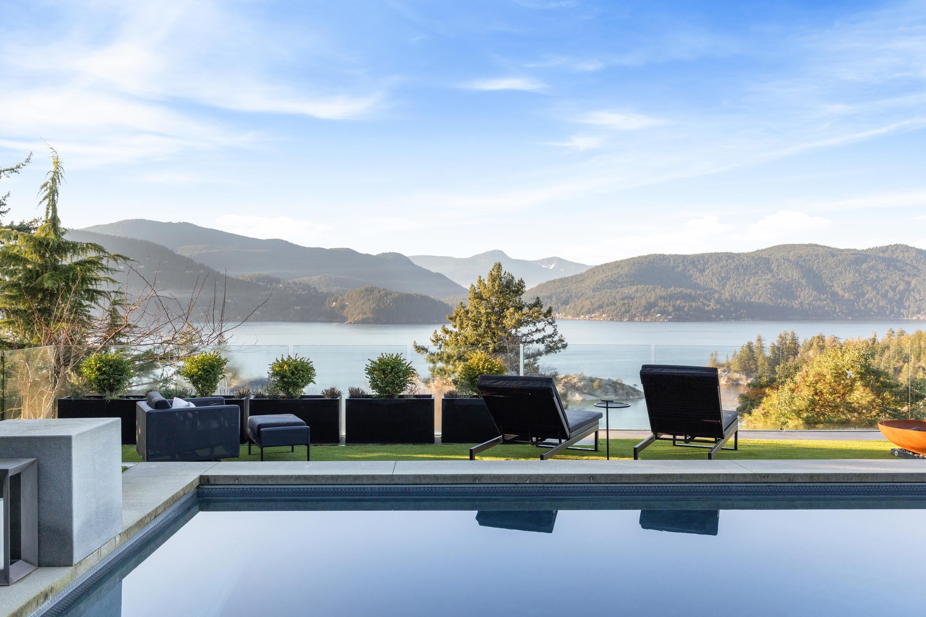 6252 Overstone Drive, West Vancouver, BC, V7W 1X8