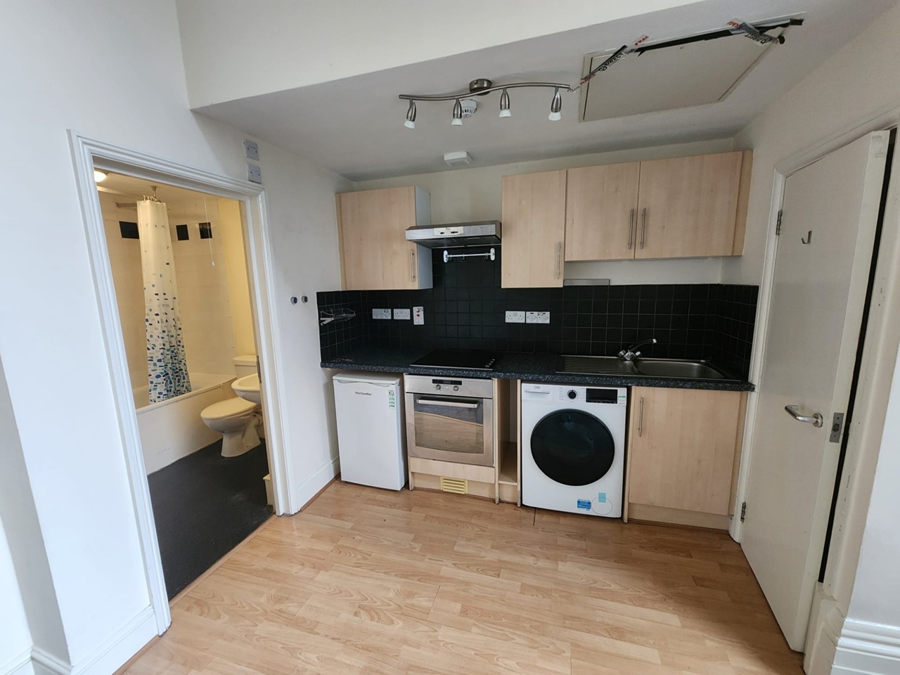 Additional image 2 of Studio Flat, Englands Lane, NW3, N1 7GU