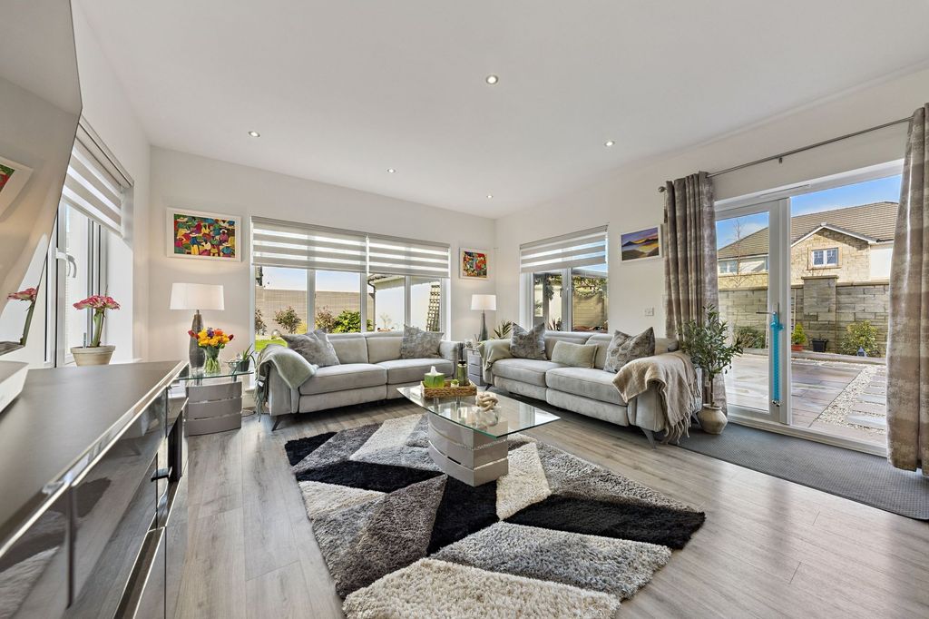 Additional image 12 of 6 bed property for saleKyle Wynd, Newton Mearns G77