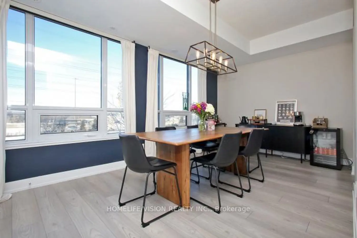 Additional image 5 of 1245 Bayly Street Th4