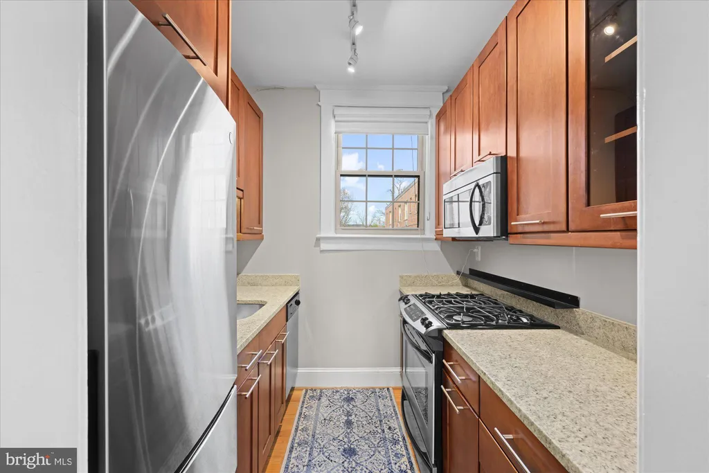 Additional image 4 of 3024 Wisconsin Avenue NW Unit 101, Washington, DC 20016