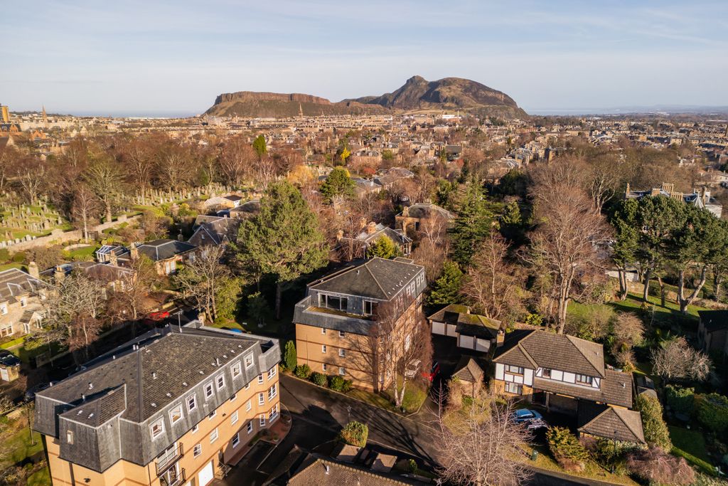 3 bed penthouse for sale1/7 Wyvern Park, Edinburgh EH9