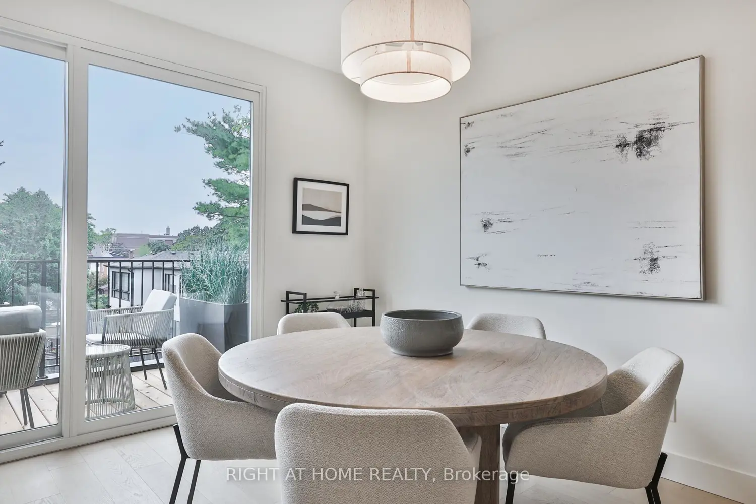 Additional image 6 of 2343 Gerrard Street Sky