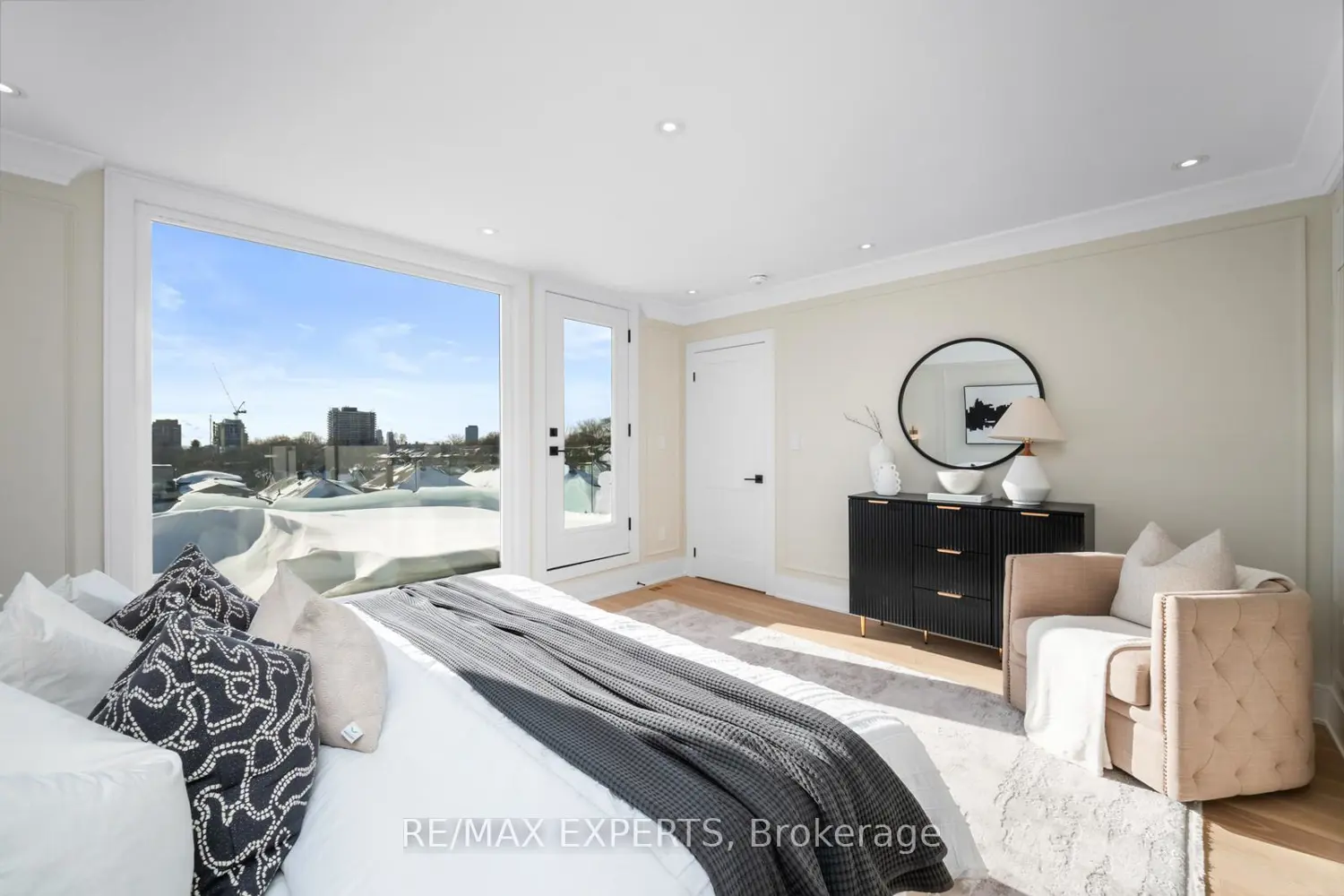 Additional image 10 of 15 Holland Park Avenue