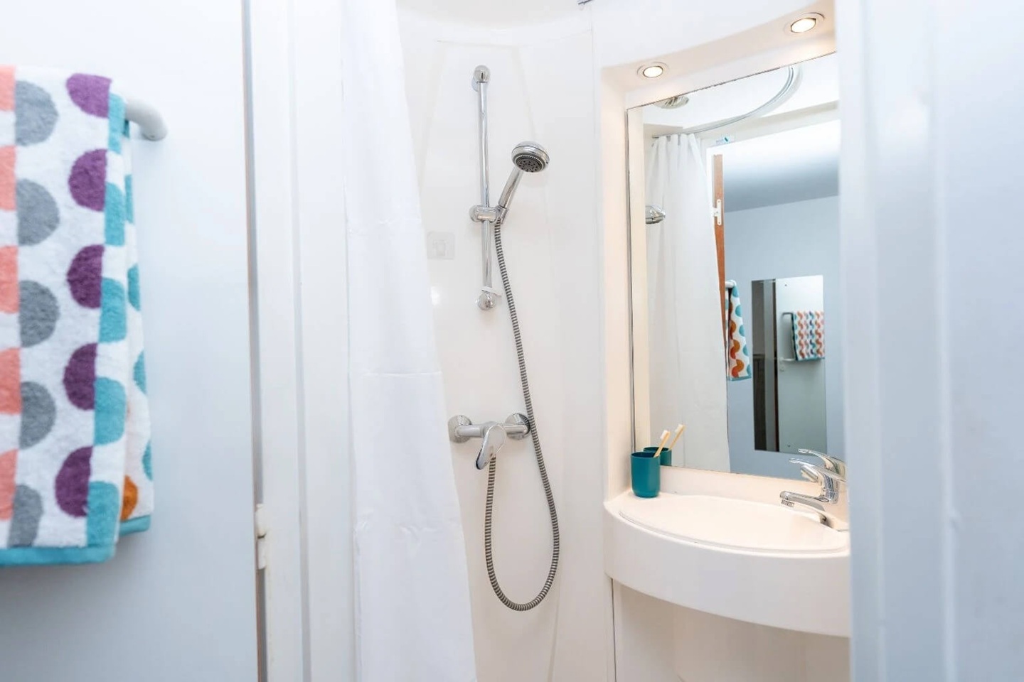 Additional image 4 of Room in a Shared Flat, Grafton Street, M13, N1 7GU