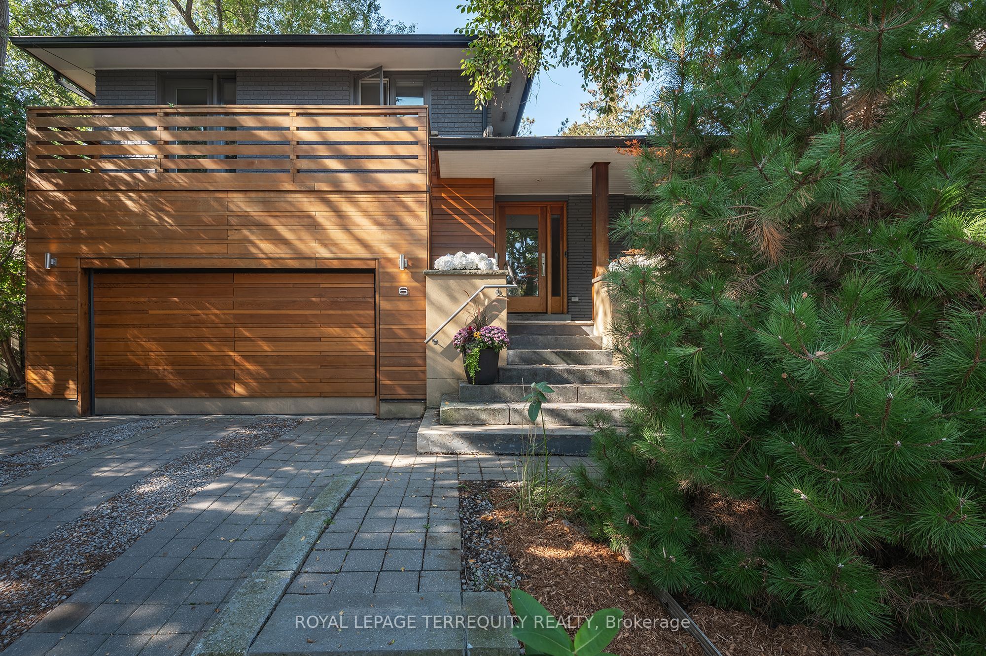 Additional image 2 of 6 Earlington Avenue, Toronto, ON, M8X 2N5