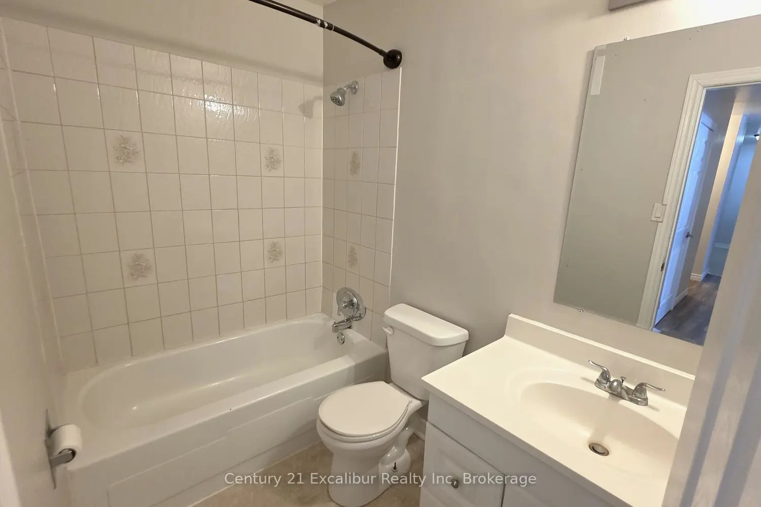 Additional image 8 of 320 Queen Street 4