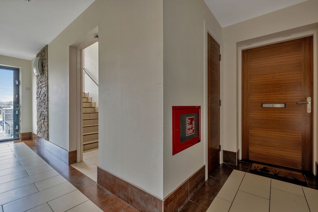 Additional image 24 of 2 bed flat for saleHughenden Road, Hughenden G12