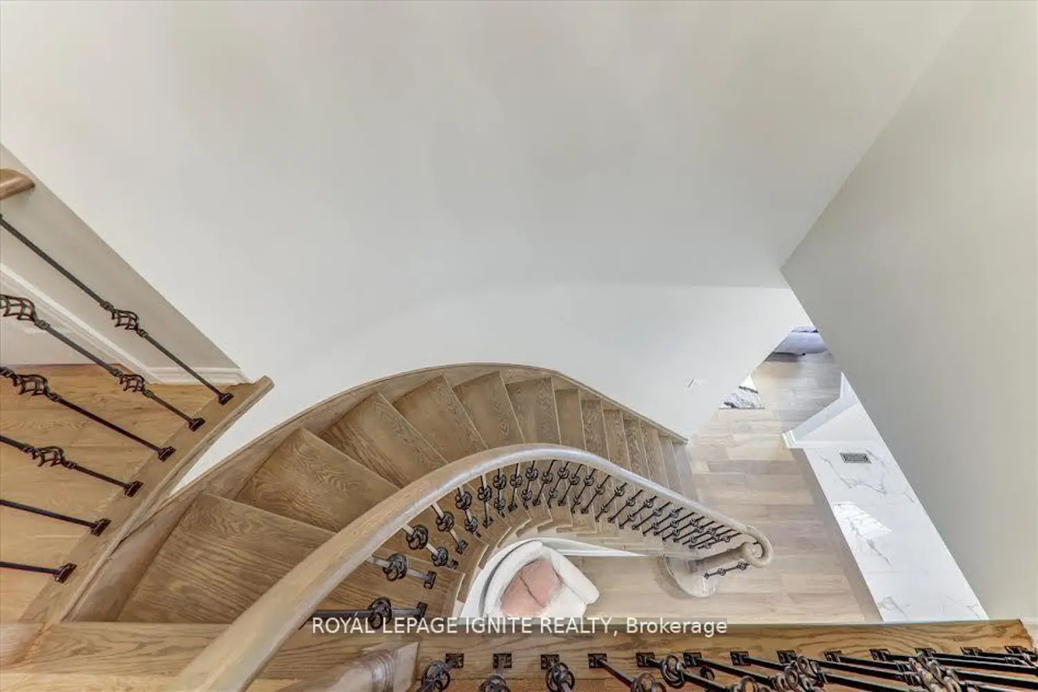 Additional image 7 of 26 Halfmoon Square