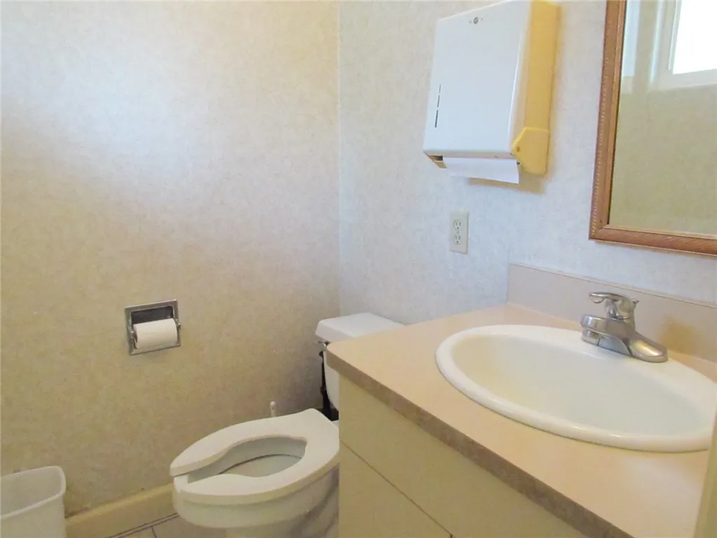 Additional image 60 of 756 G, Reedley, CA 93654