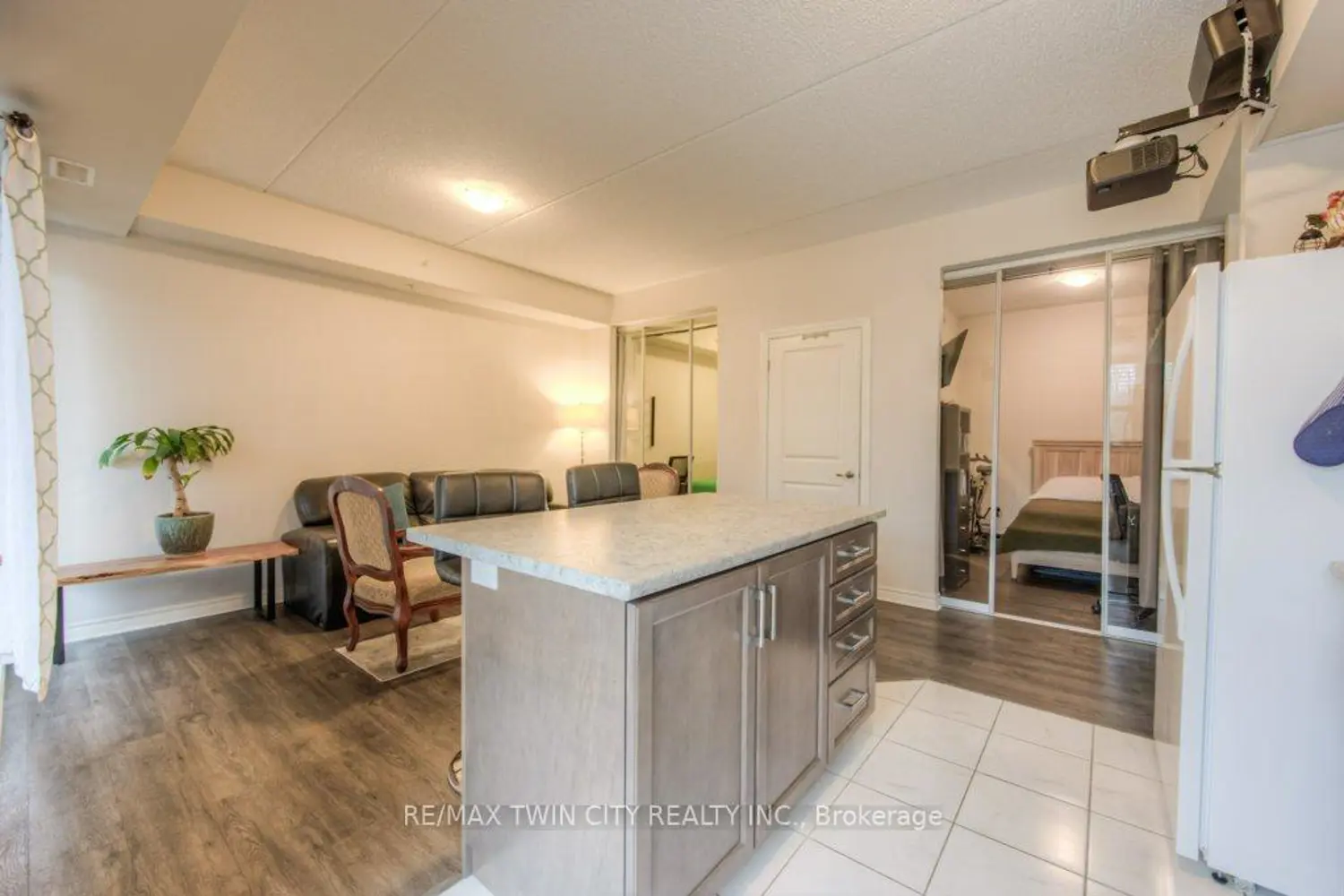 Additional image 9 of 1280 Gordon Street 305