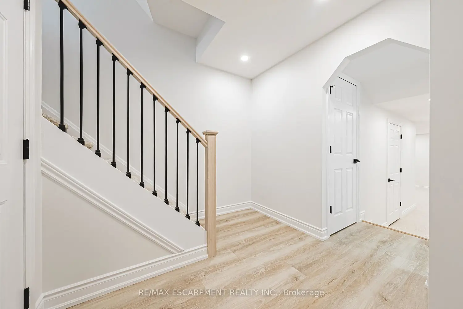 Additional image 2 of 895 Maple Avenue 101