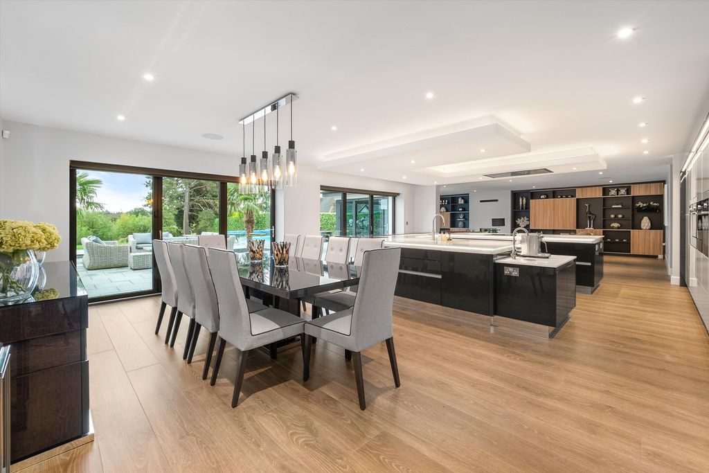 Additional image 8 of 5 bed detached house for saleAvonbank Drive, Stratford-Upon-Avon, Warwickshire CV37