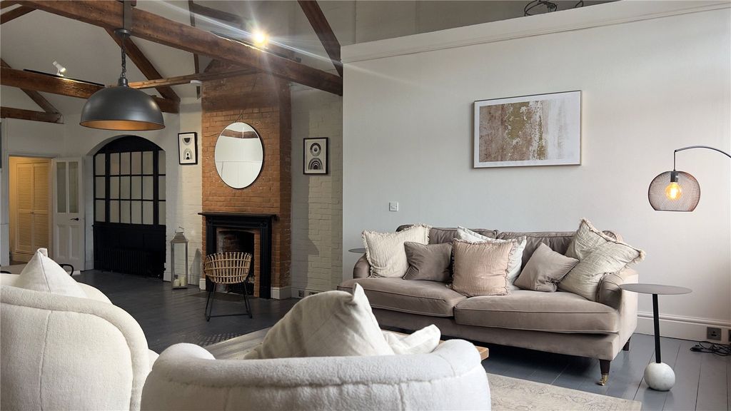 Additional image 3 of 2 bed flat for salePrinces Street, Truro TR1