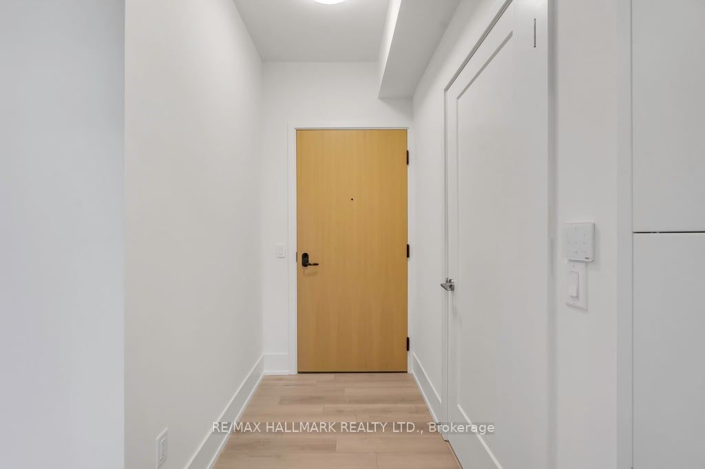 Additional image 2 of 2107-89 Church Street, Toronto, ON, M9N 1N4