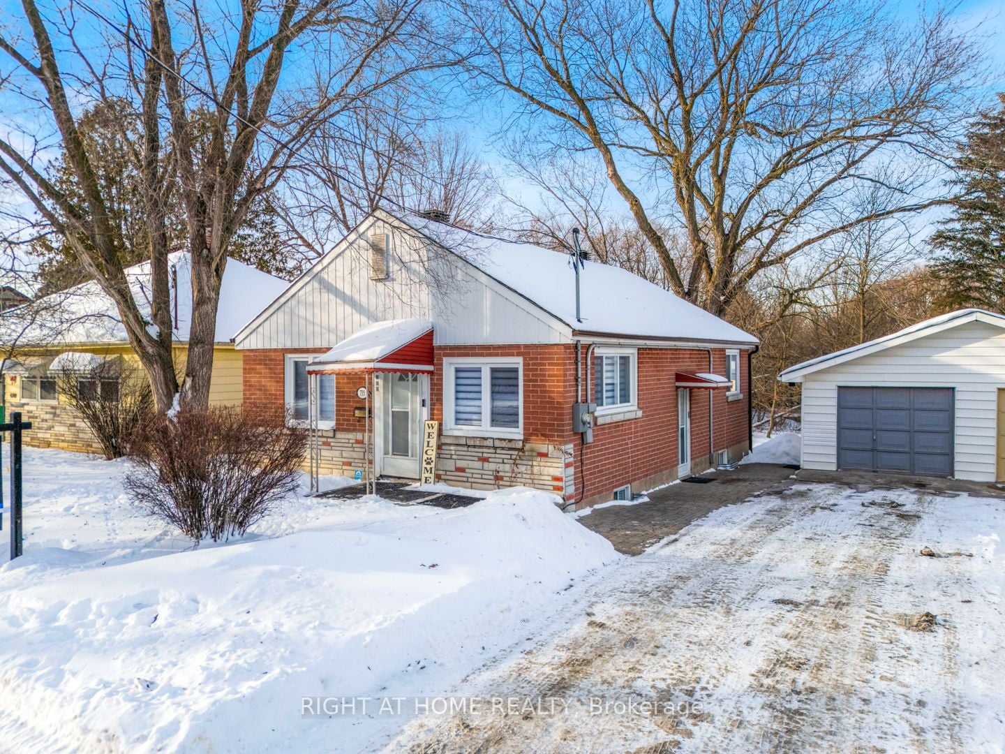 735 Srigley Street, Newmarket, ON, L3Y 1X6