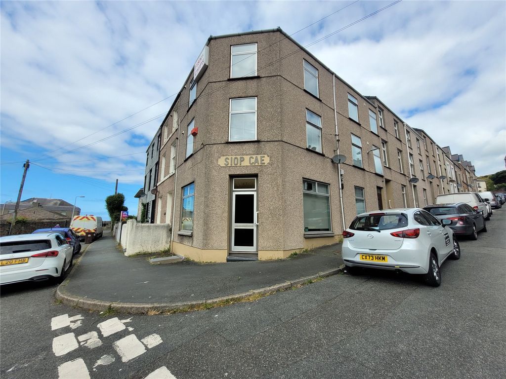 2 bed flat for saleThomas Street, Caernarfon, Gwynedd LL55