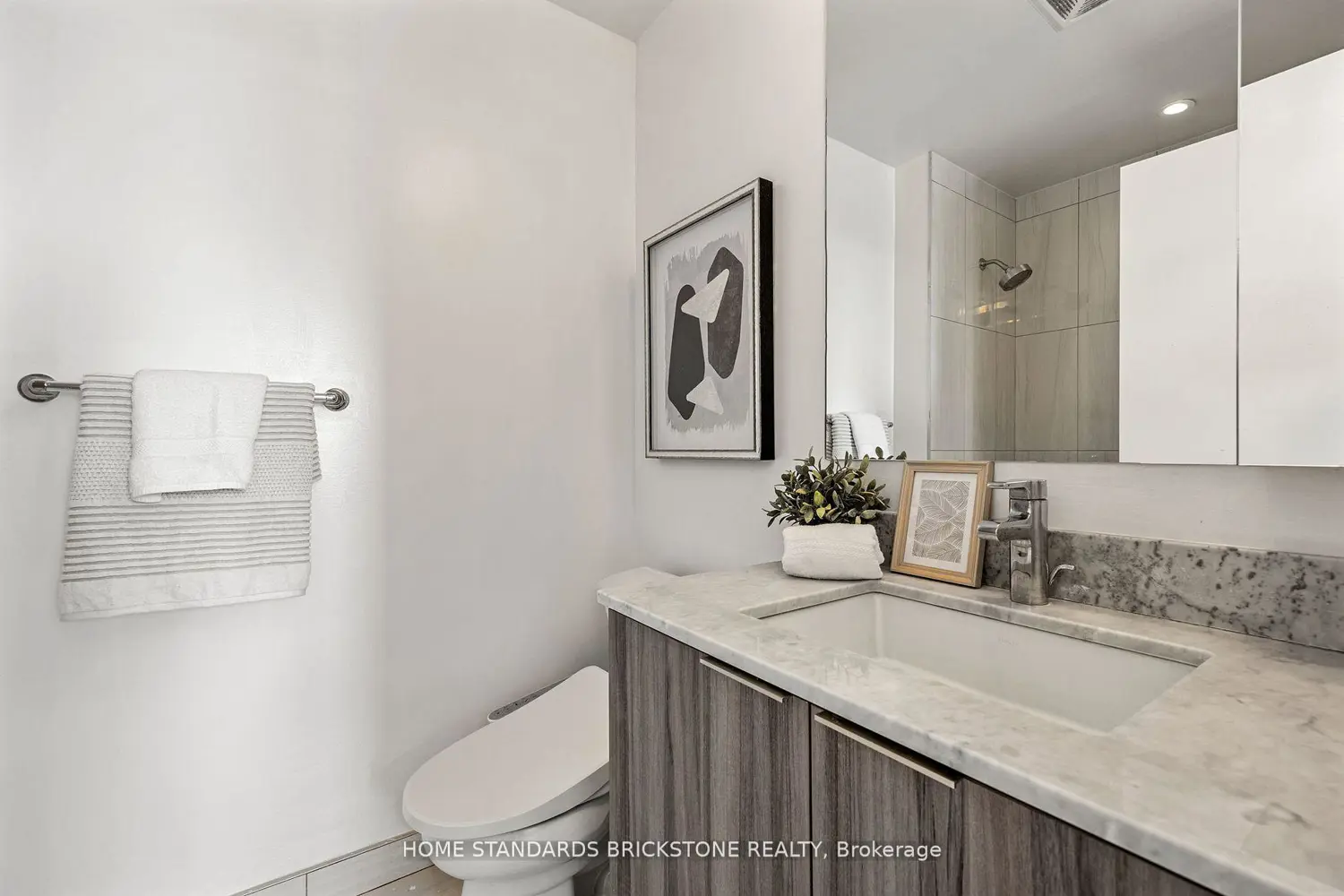 Additional image 13 of 955 Bay Street 3907