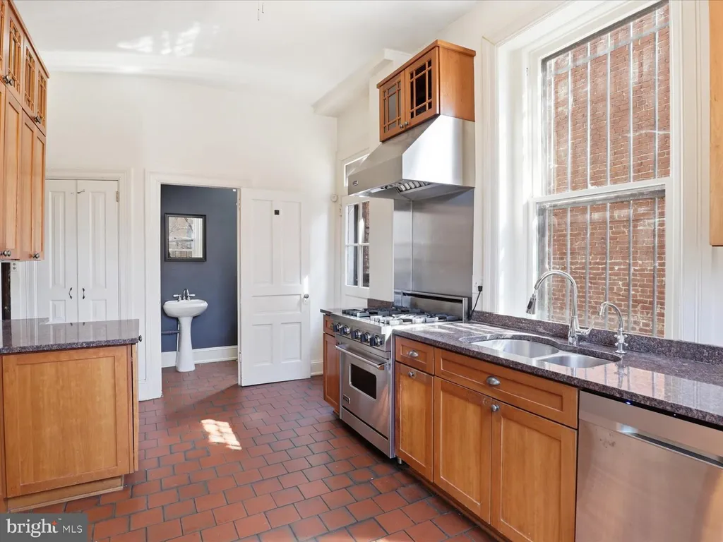 Additional image 15 of 258 8th Street SE, Washington, DC 20003