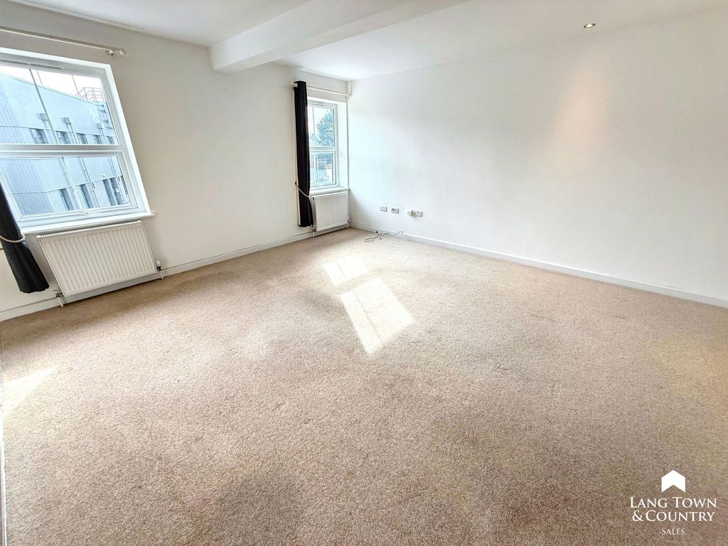 2 bed flat for saleDean Hill, Plymstock, Plymouth. PL9 photo 4
