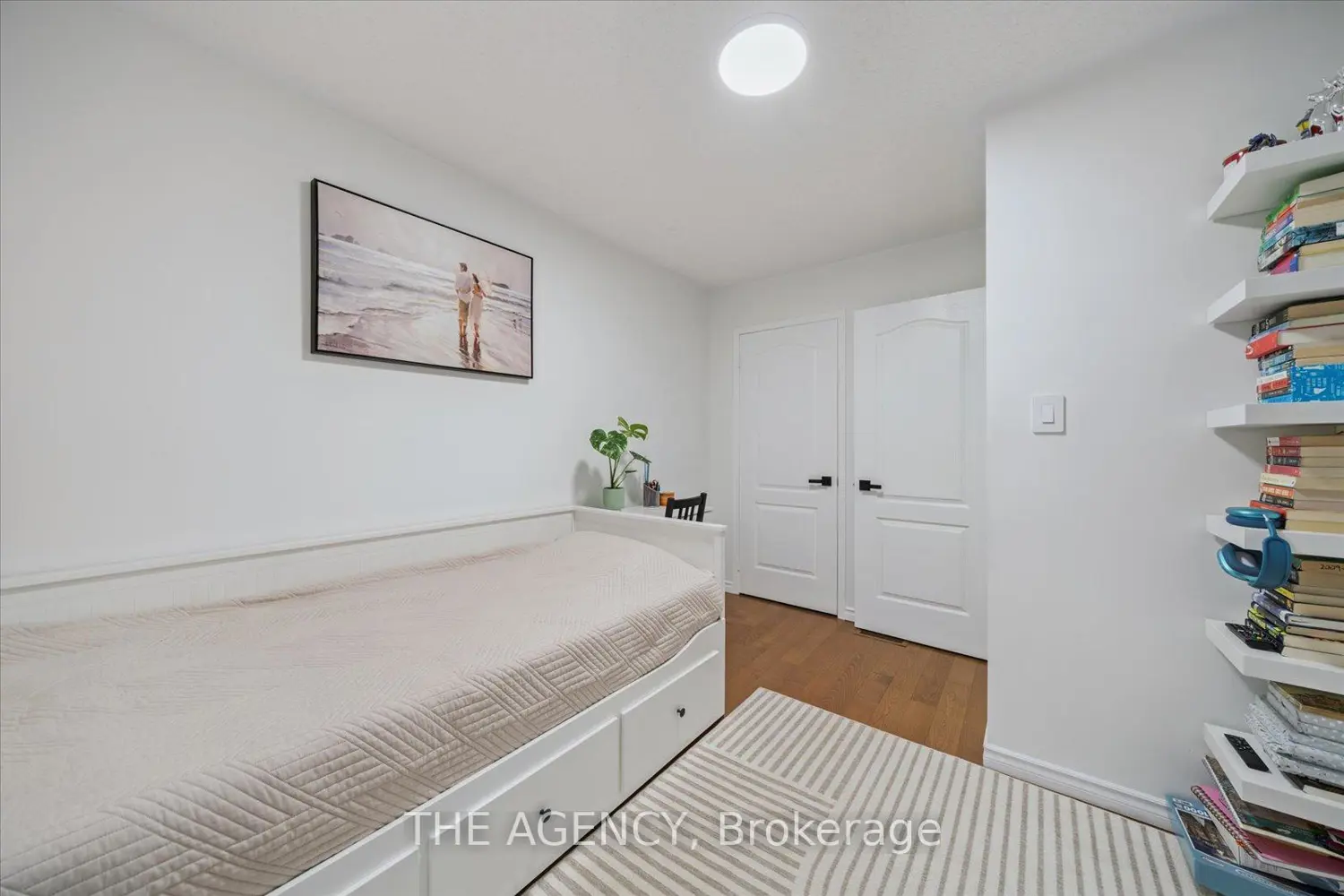 Additional image 9 of 908 Oaktree Crescent