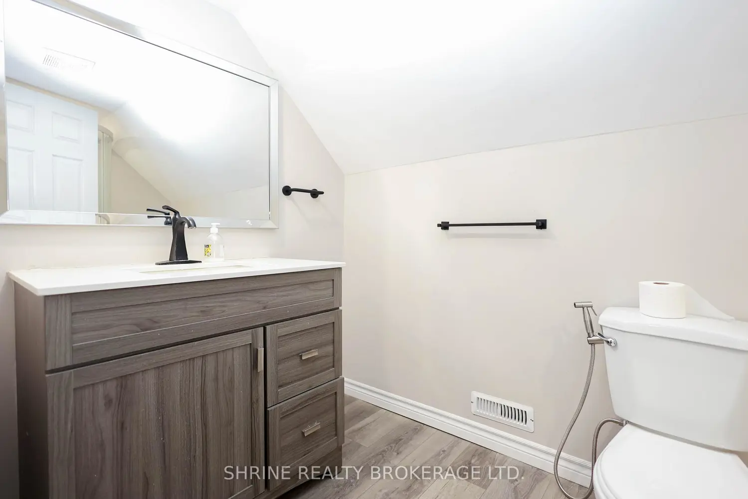 Additional image 11 of 480 Quebec Street