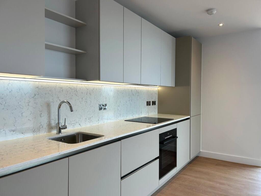 Additional image 4 of 2 Bed Flat, Dantzic Street, M4, N1 7GU