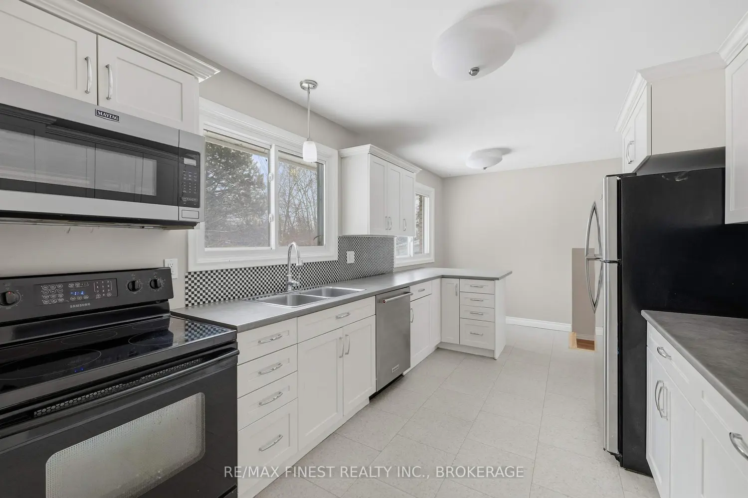 337 Avenue Road photo 5