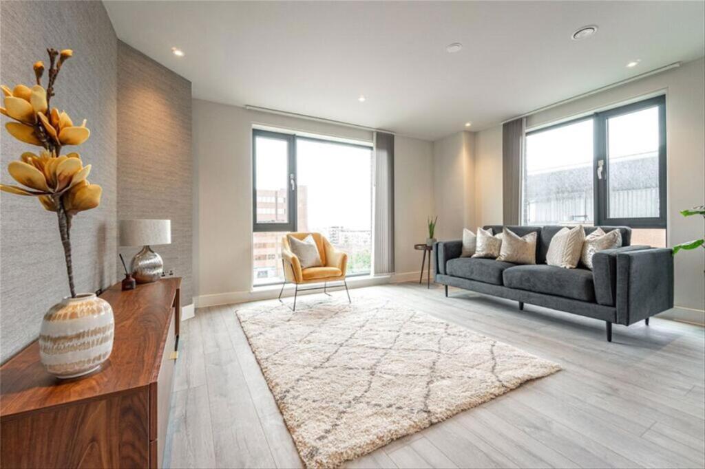 Broad Street, Five Ways