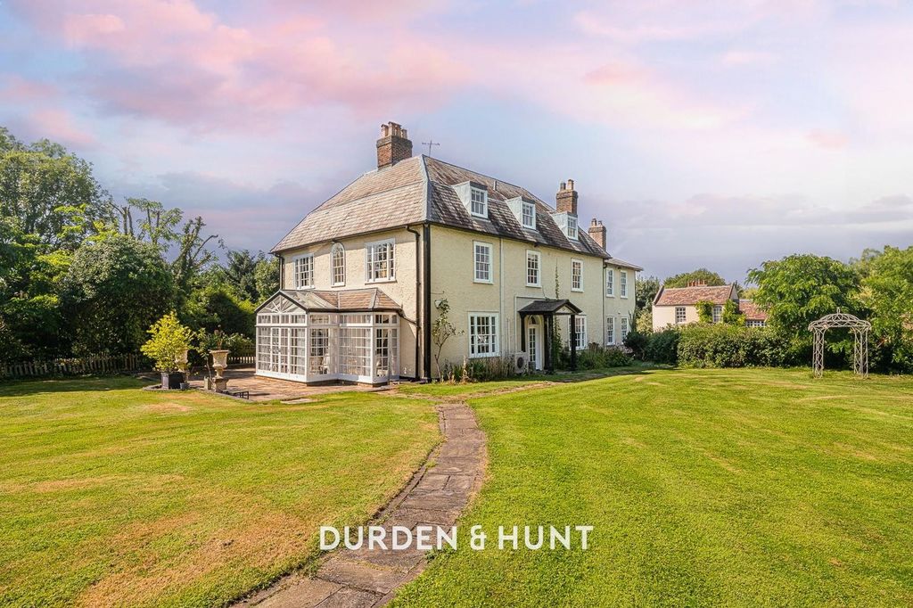 8 bed property for saleChurch Lane, Stapleford Abbotts RM4