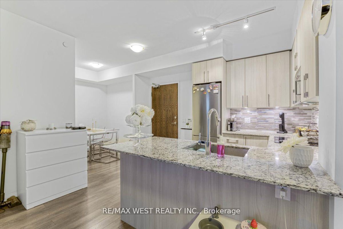 Primary image of 431-99 Eagle Rock Way, Vaughan, ON, L6A 5A7