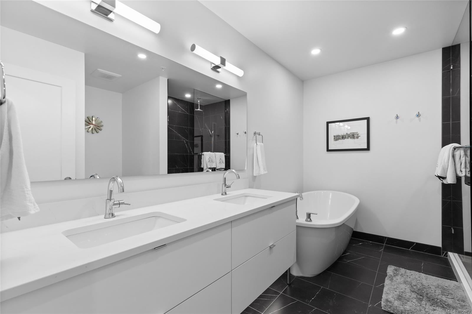 Additional image 6 of 725-1628 Store Street, Victoria, BC, V8W 0H1