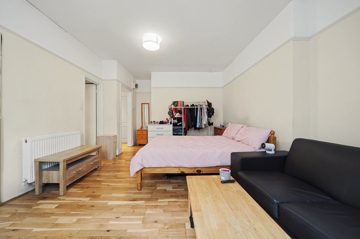 Studio Flat, Cheniston Gardens, W8, N1 7GU