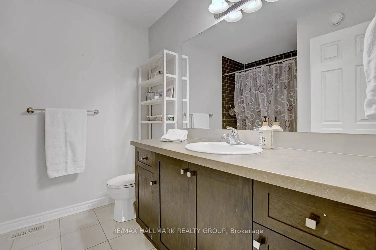 Additional image 17 of 729 Hazelnut Crescent