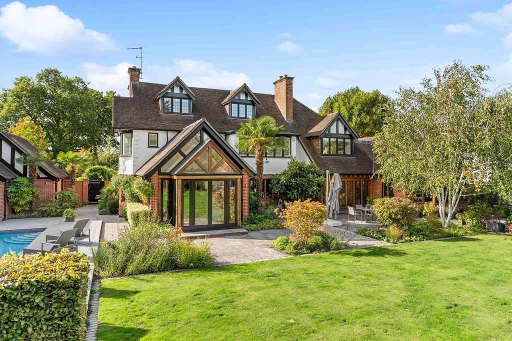 Additional image 71 of 6 bed detached house for saleRoundwood Avenue, Hutton Mount, Brentwood CM13