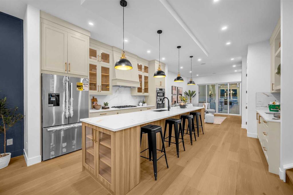 Additional image 5 of 2435 52 Avenue SW, Calgary, AB, T3E 1K5