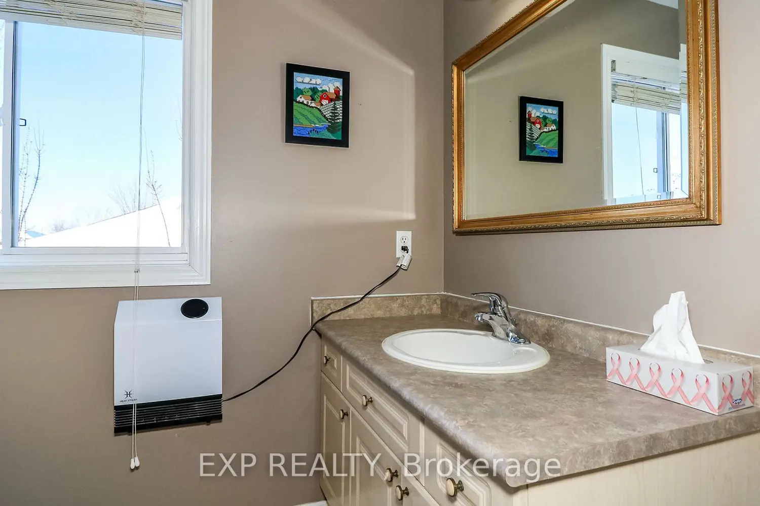 Additional image 19 of 40 Benjamin Lane