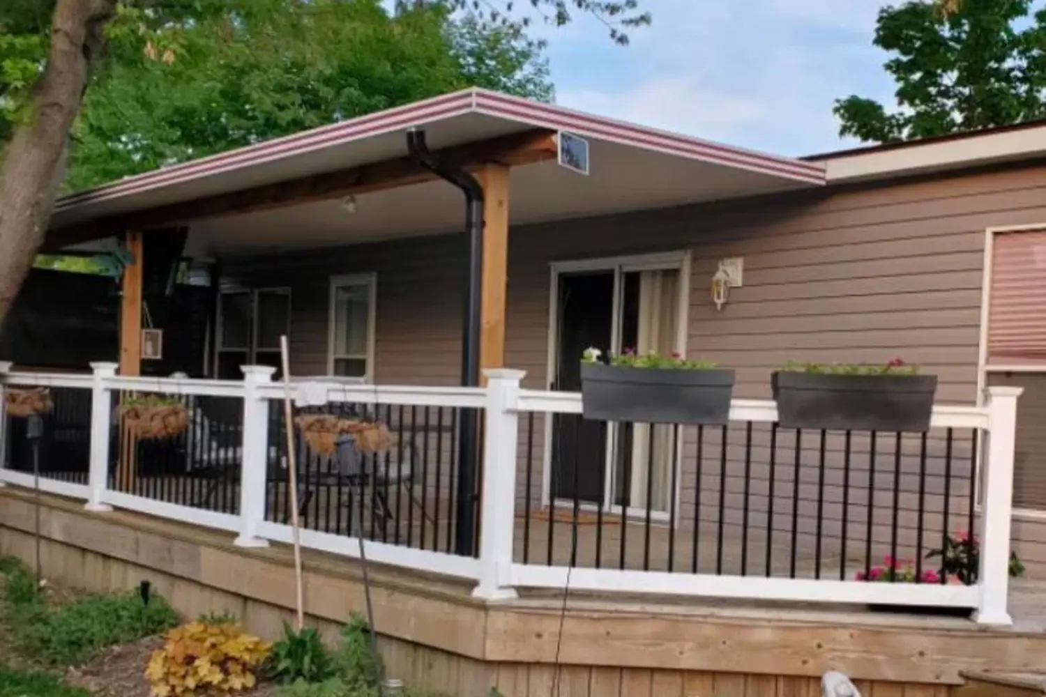 Additional image 16 of 4895 Lakeshore Road D36