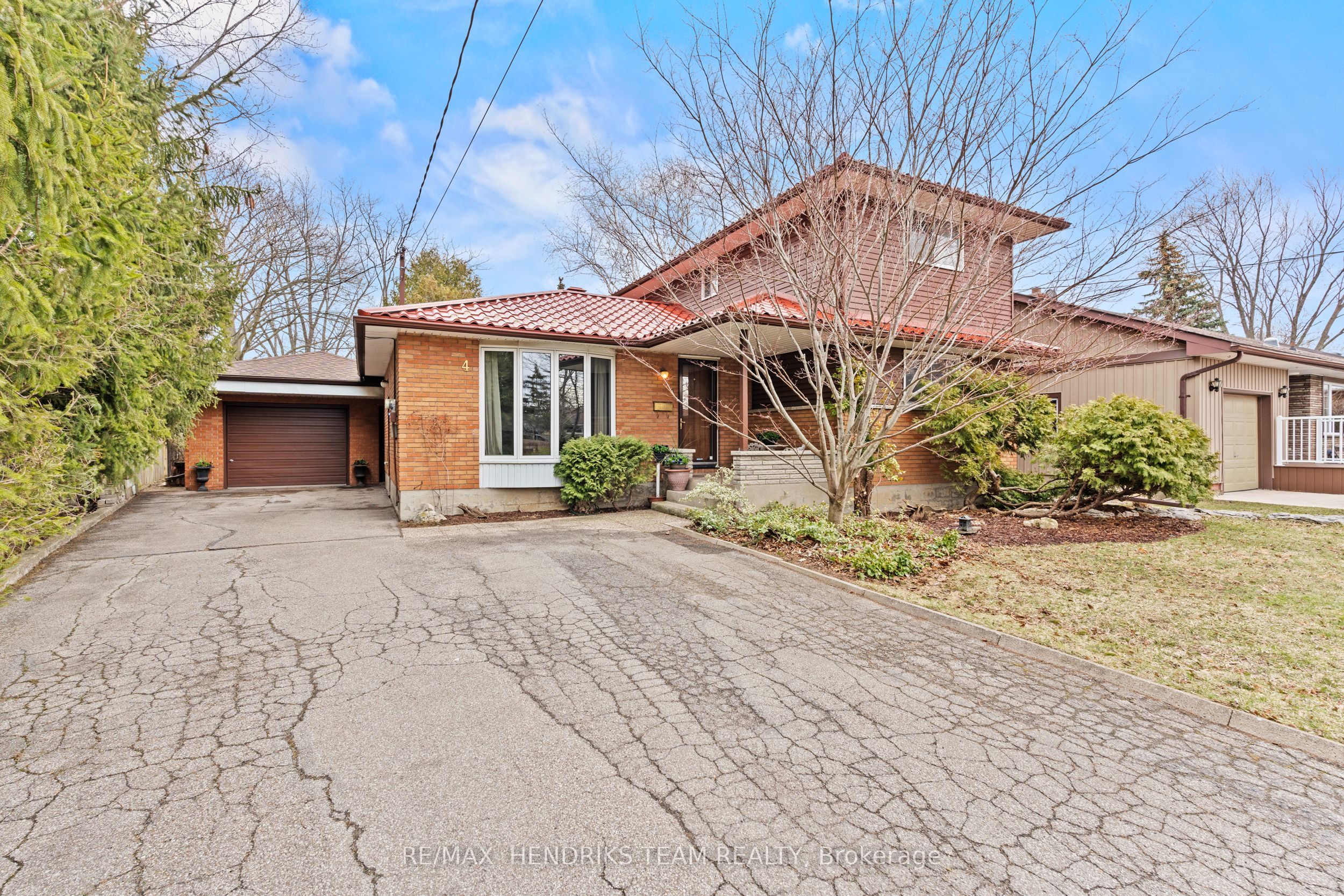 4 Ross Street, St. Catharines, ON, L2N 3S3