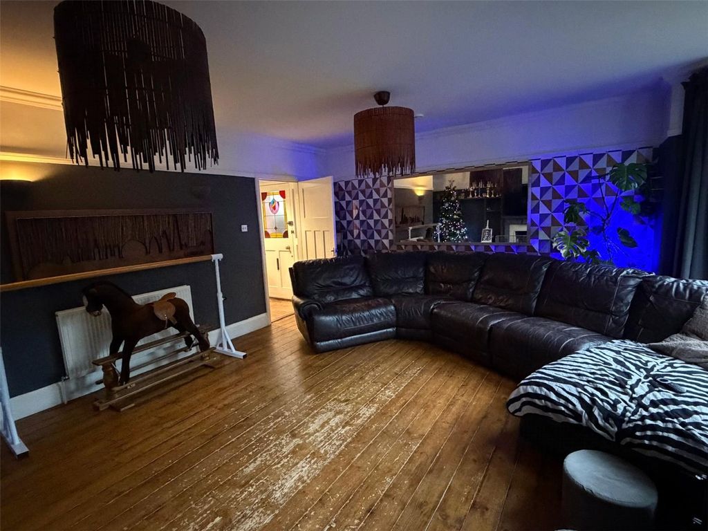 Additional image 3 of 5 bed semi-detached house for saleQueens Park Parade, Northampton, Northamptonshire NN2
