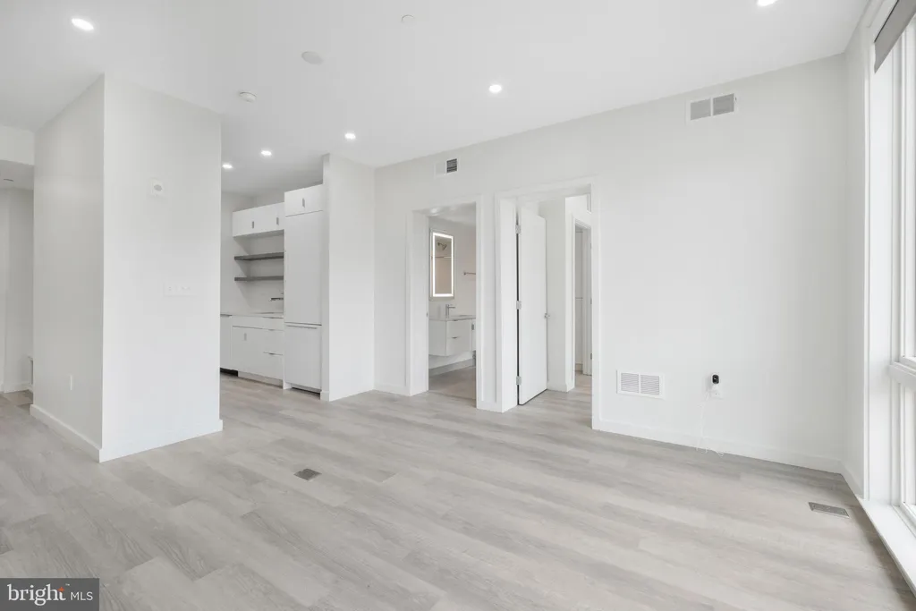 Additional image 4 of 3709 New Hampshire Avenue NW Unit 503, Washington, DC 20010