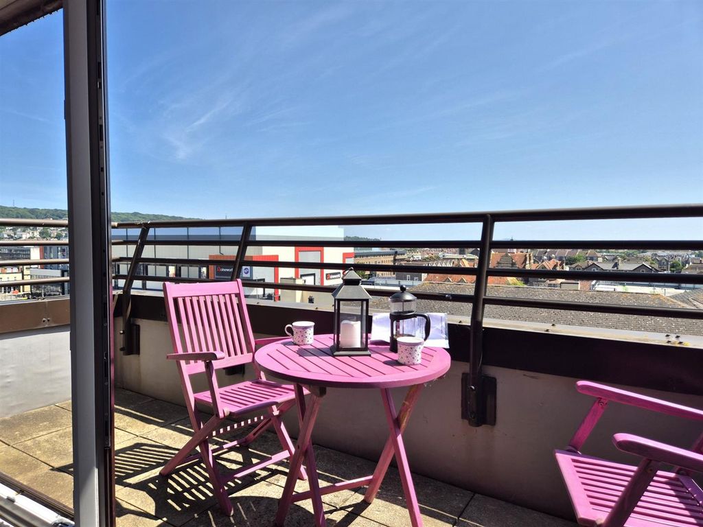 Additional image 4 of 2 bed flat for saleCarlton Mansions South, Beach Road, Weston-Super-Mare BS23